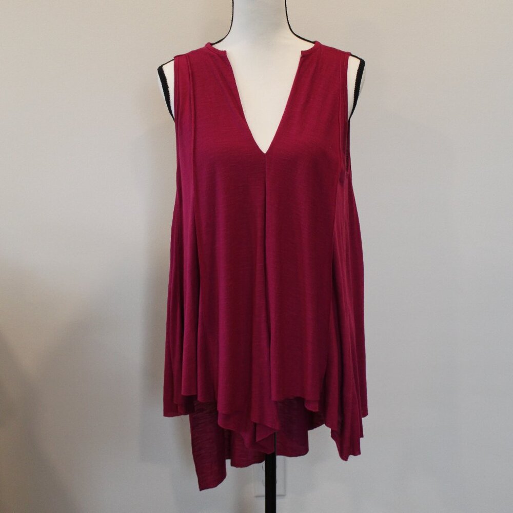 Umgee V-Neck Pink Flowy Sleeveless Top‎ Size Medium